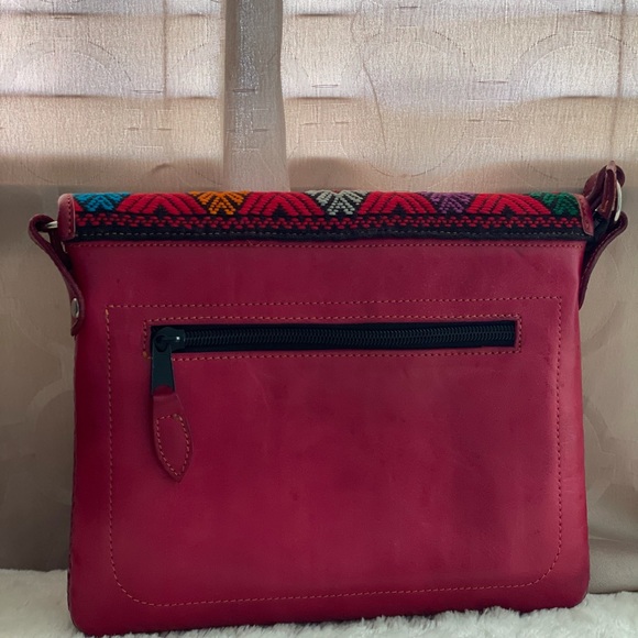 Leather crossbody purse - Picture 9 of 16